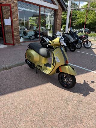 VESPA GTS SUPER SPORT - 2025