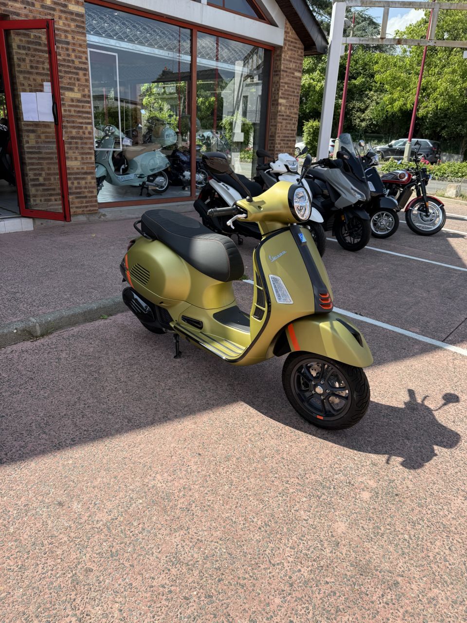 VESPA GTS SUPER SPORT 4