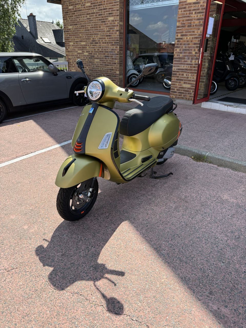 VESPA GTS SUPER SPORT 4