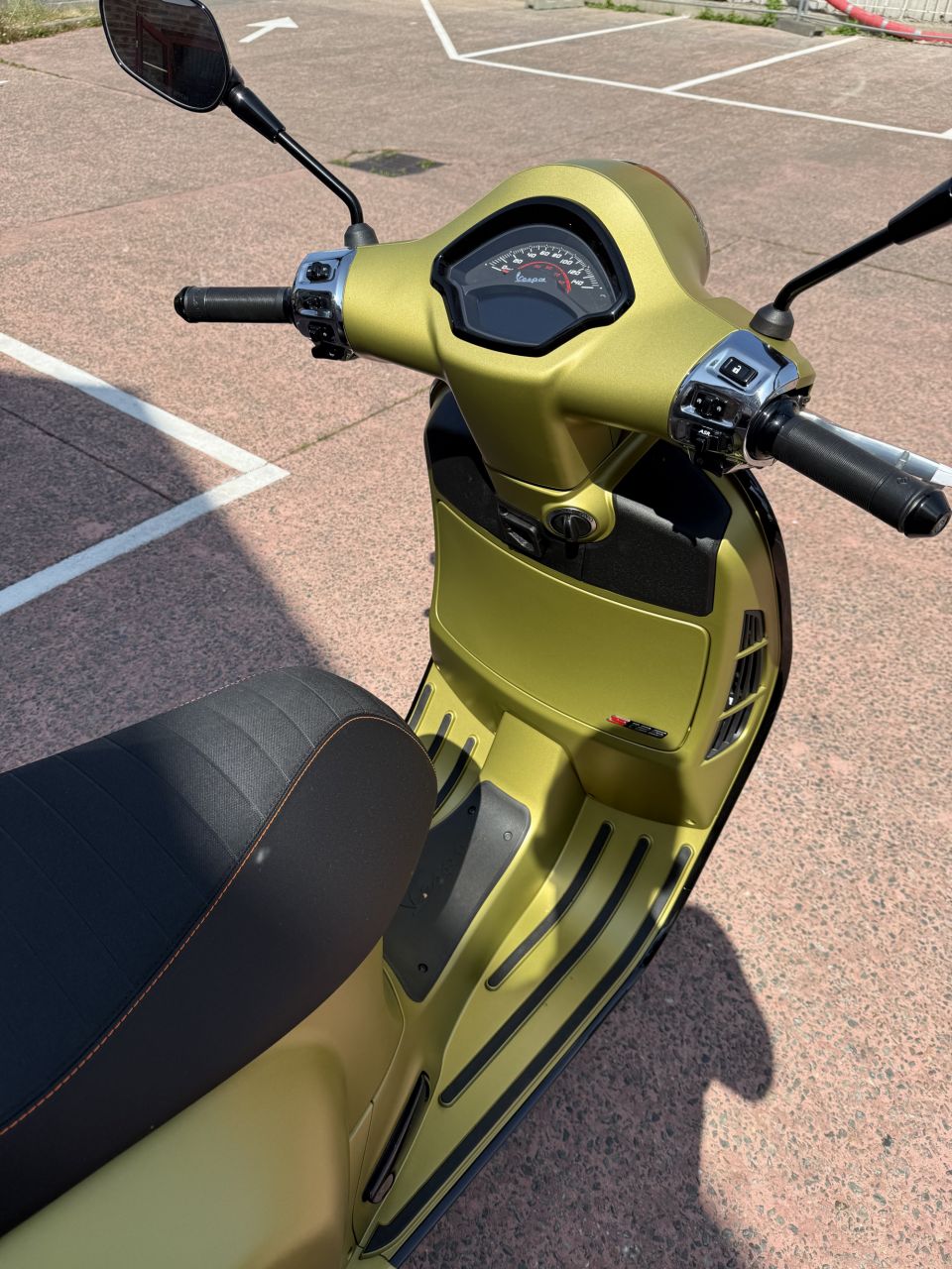 VESPA GTS SUPER SPORT 4