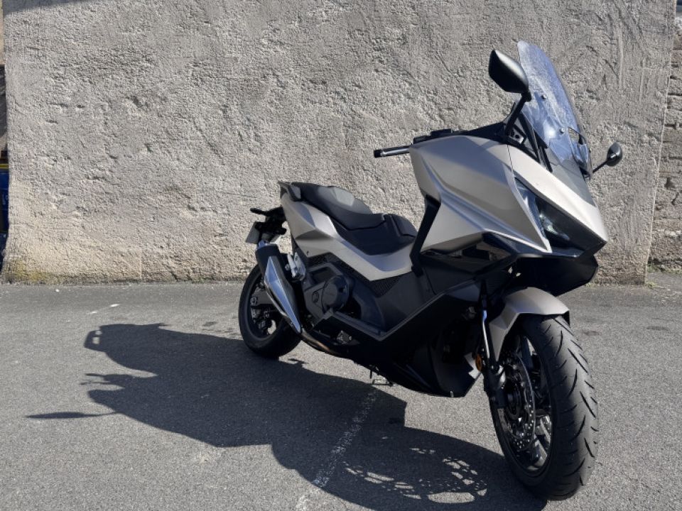 HONDA FORZA 750 4