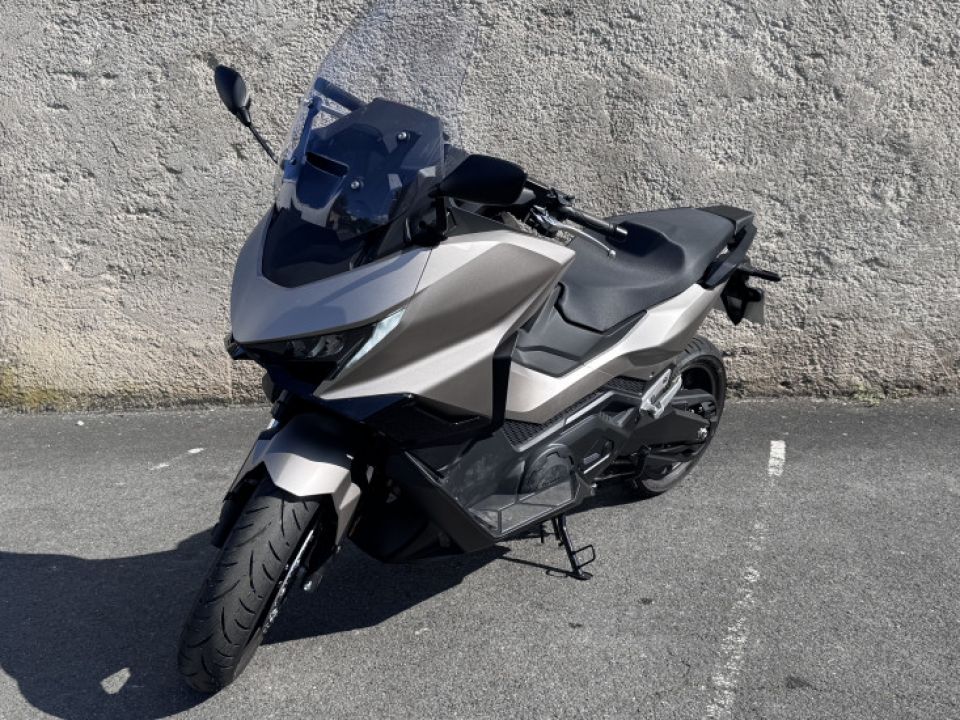 HONDA FORZA 750 4