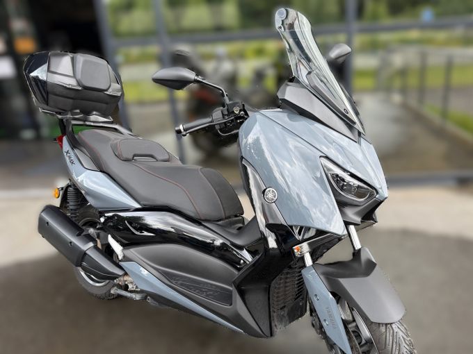 YAMAHA XMAX 300 Tech Max 4