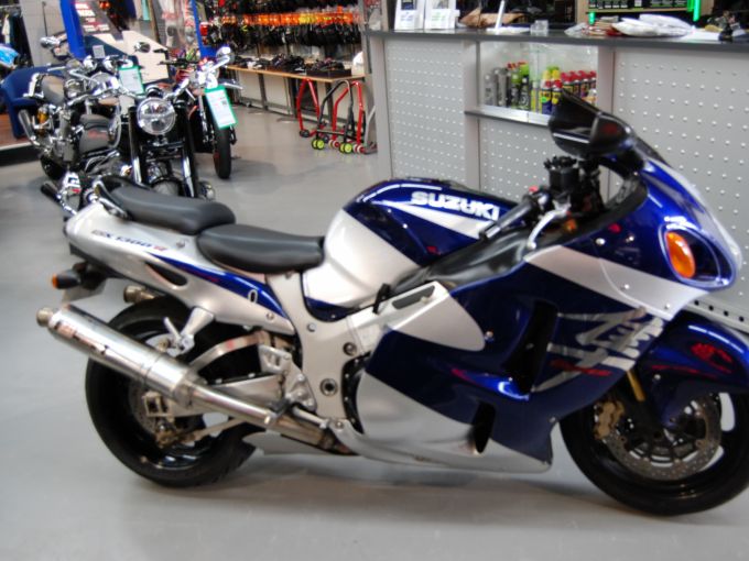 SUZUKI GSX 1300 R 4