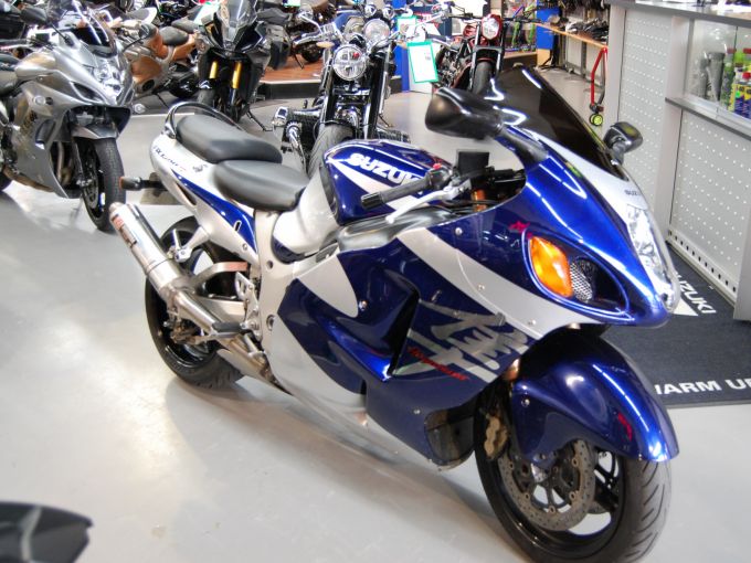 SUZUKI GSX 1300 R 4