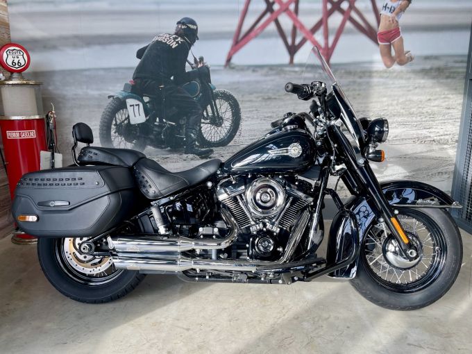 HARLEY-DAVIDSON SOFTAIL HERITAGE 1868 CLASSIC 4