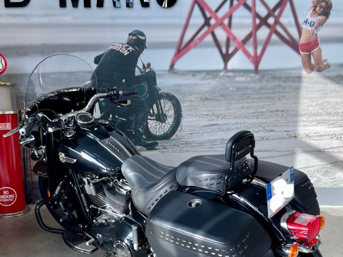 HARLEY-DAVIDSON SOFTAIL HERITAGE 1868 CLASSIC 4