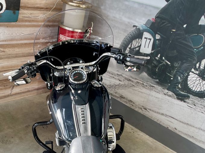 HARLEY-DAVIDSON SOFTAIL HERITAGE 1868 CLASSIC 4