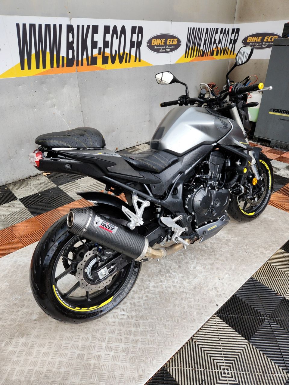 HONDA CB 750 HORNET 4