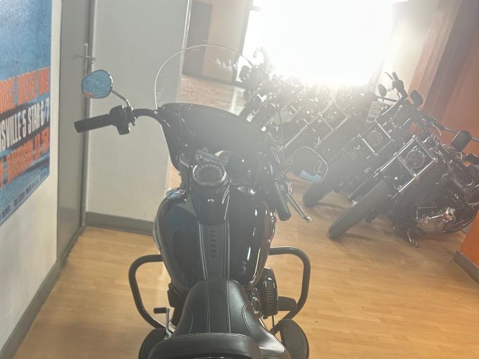 HARLEY-DAVIDSON SOFTAIL HERITAGE 1868 CLASSIC 4