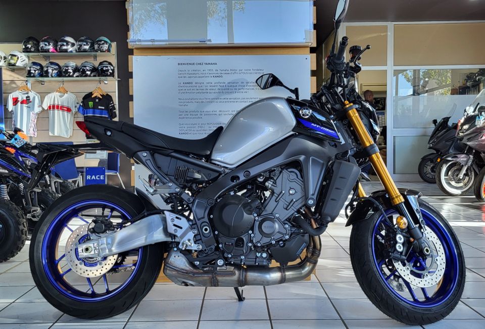 YAMAHA MT-09 SP 4