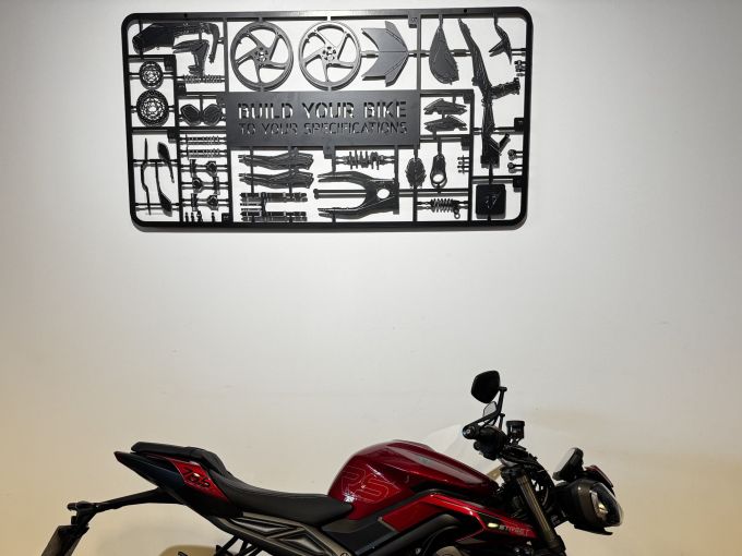 TRIUMPH STREET TRIPLE 765 RS 4