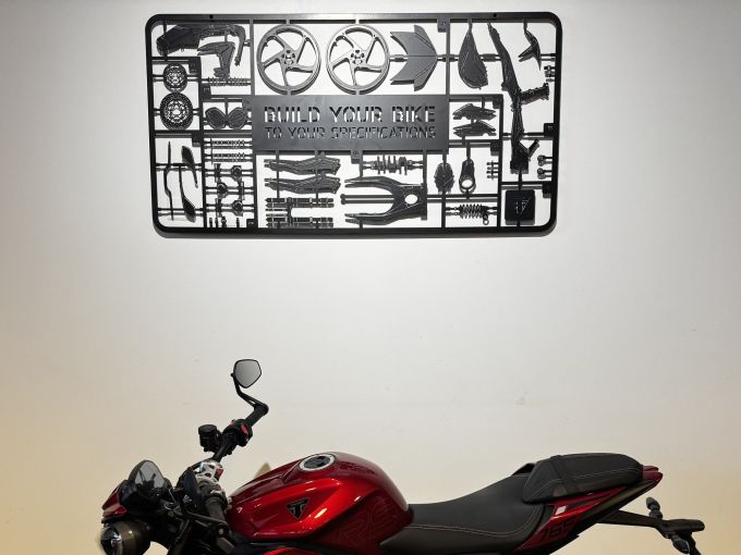 TRIUMPH STREET TRIPLE 765 RS 4