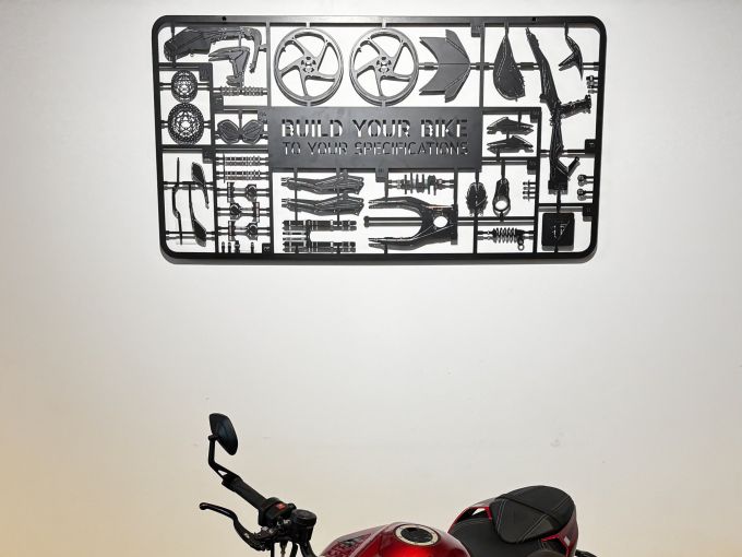 TRIUMPH STREET TRIPLE 765 RS 4