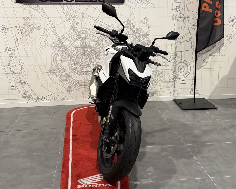 HONDA CB 750 HORNET 4