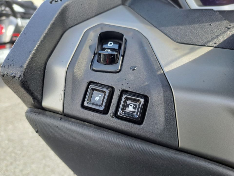 PIAGGIO MP3 530 HPE EXCLUSIVE 4