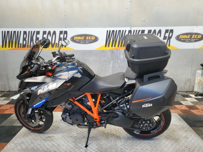 KTM 1290 SUPER DUKE GT 4