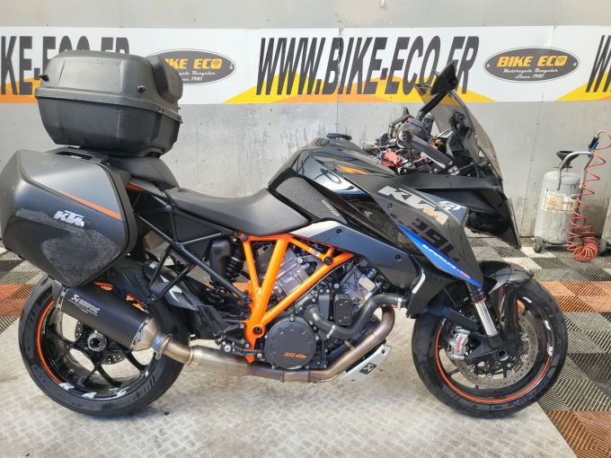 KTM 1290 SUPER DUKE GT 4