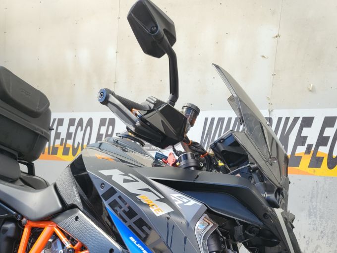 KTM 1290 SUPER DUKE GT 4
