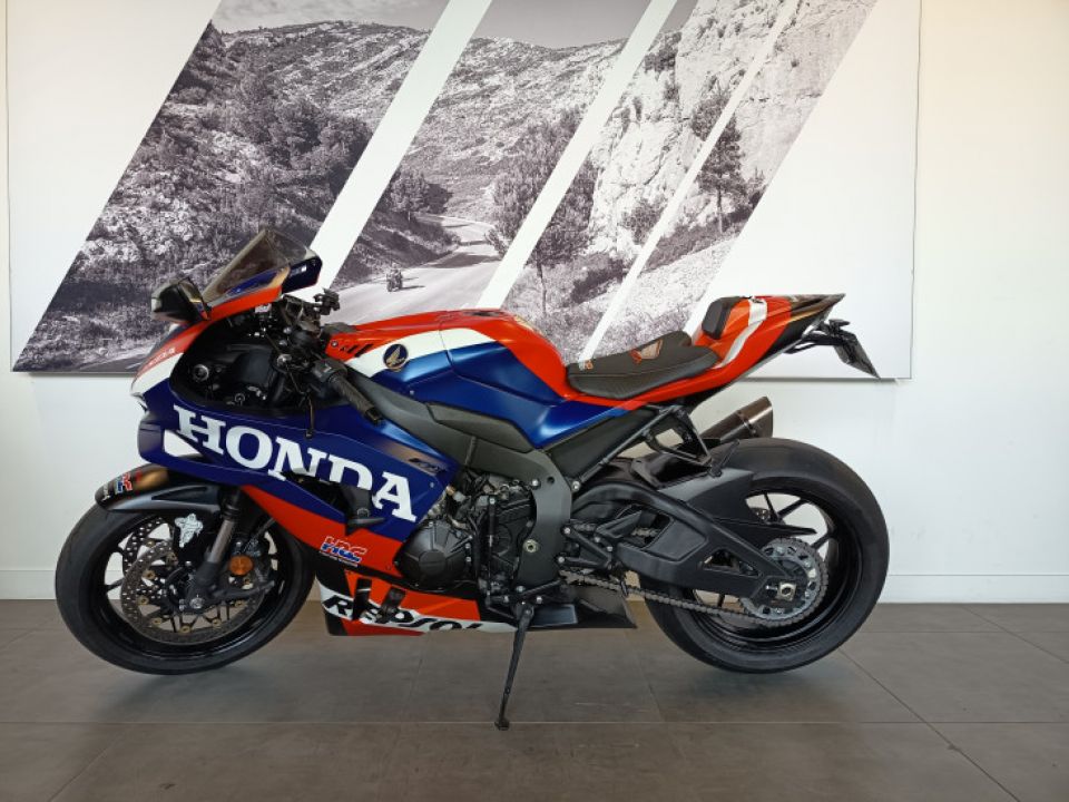 HONDA CBR1000RR FIREBLADE 4