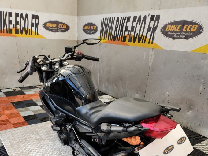 YAMAHA XJ6-N 4