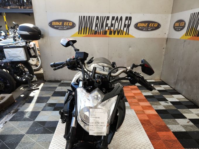 YAMAHA XJ6-N 4