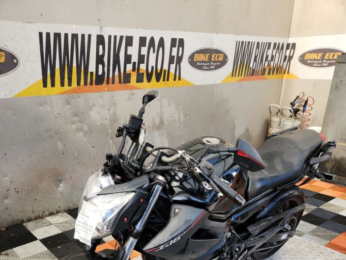 YAMAHA XJ6-N 4