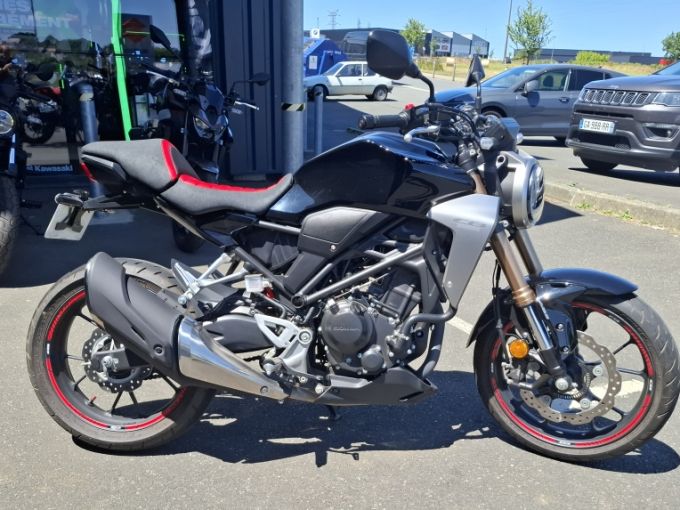 HONDA CB 300R 4
