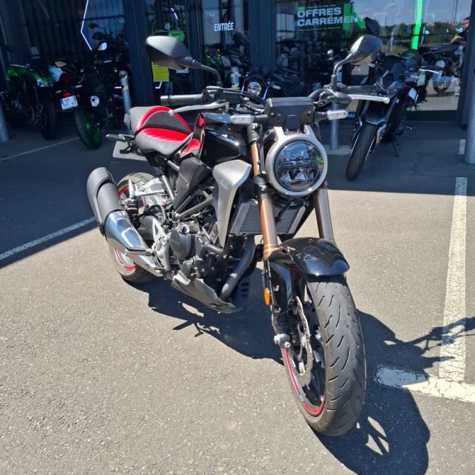 HONDA CB 300R 4
