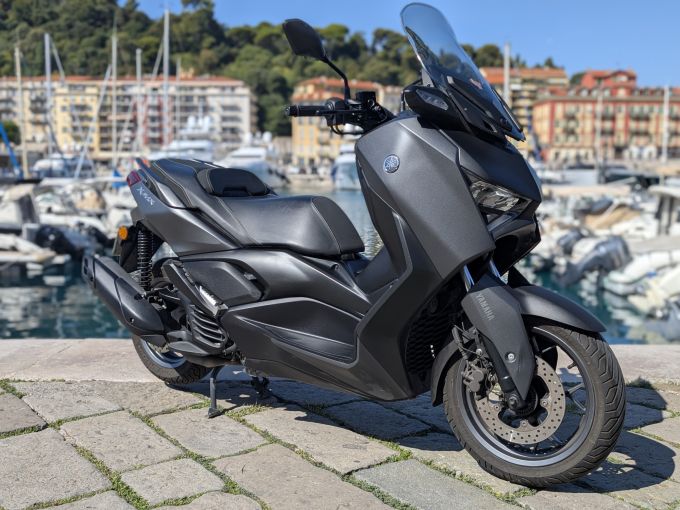 YAMAHA X-MAX 125 4