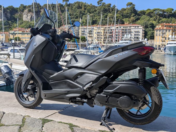 YAMAHA X-MAX 125 4