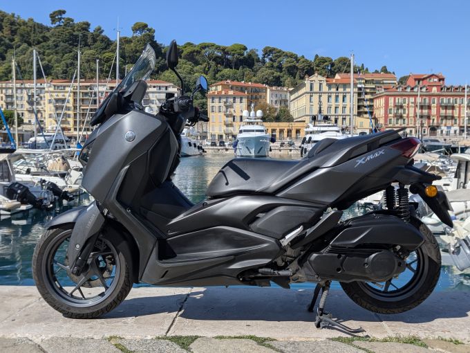 YAMAHA X-MAX 125 4