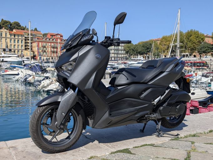 YAMAHA X-MAX 125 4