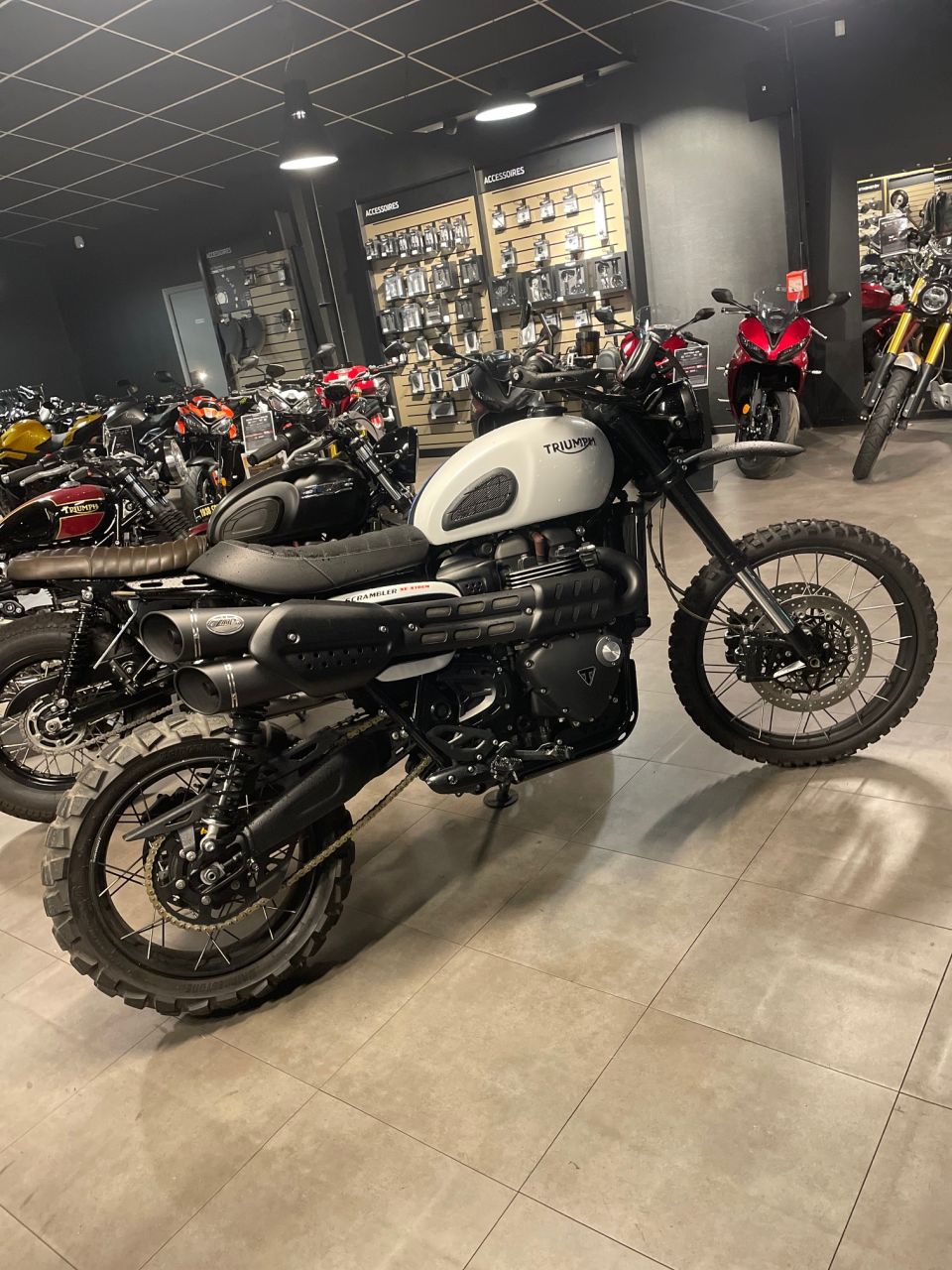 TRIUMPH SCRAMBLER 1200 XE 4