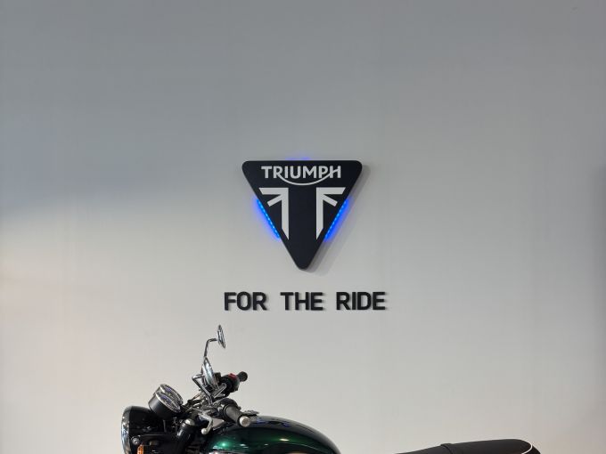 TRIUMPH BONNEVILLE T100 900 4