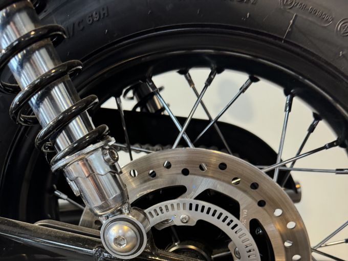 TRIUMPH BONNEVILLE T100 900 4