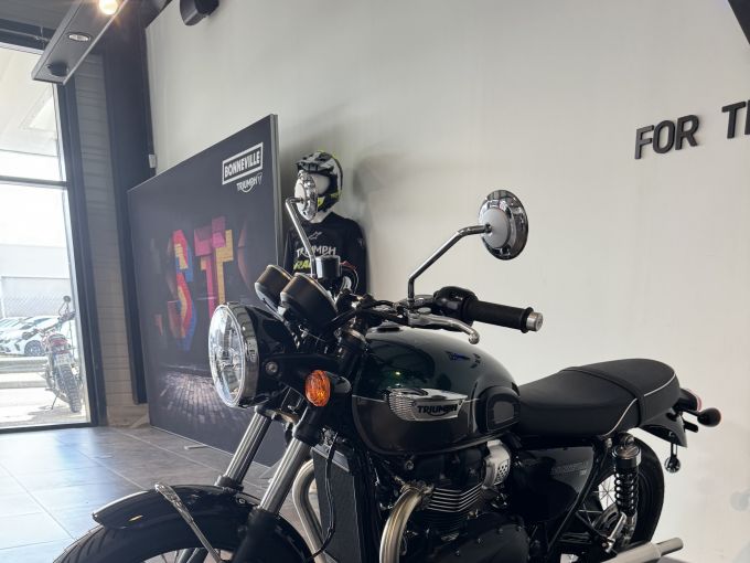 TRIUMPH BONNEVILLE T100 900 4