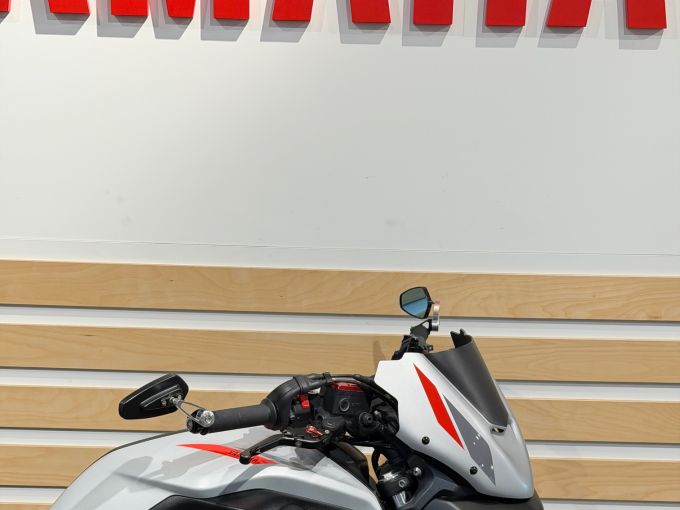 YAMAHA MT-07 (47.5CV) 4
