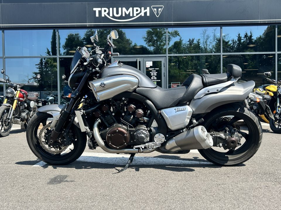 YAMAHA V-MAX 1700 4
