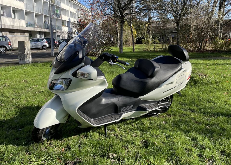 SUZUKI BURGMAN 650 4