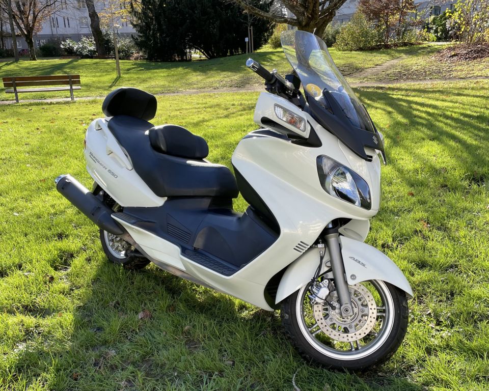 SUZUKI BURGMAN 650 4