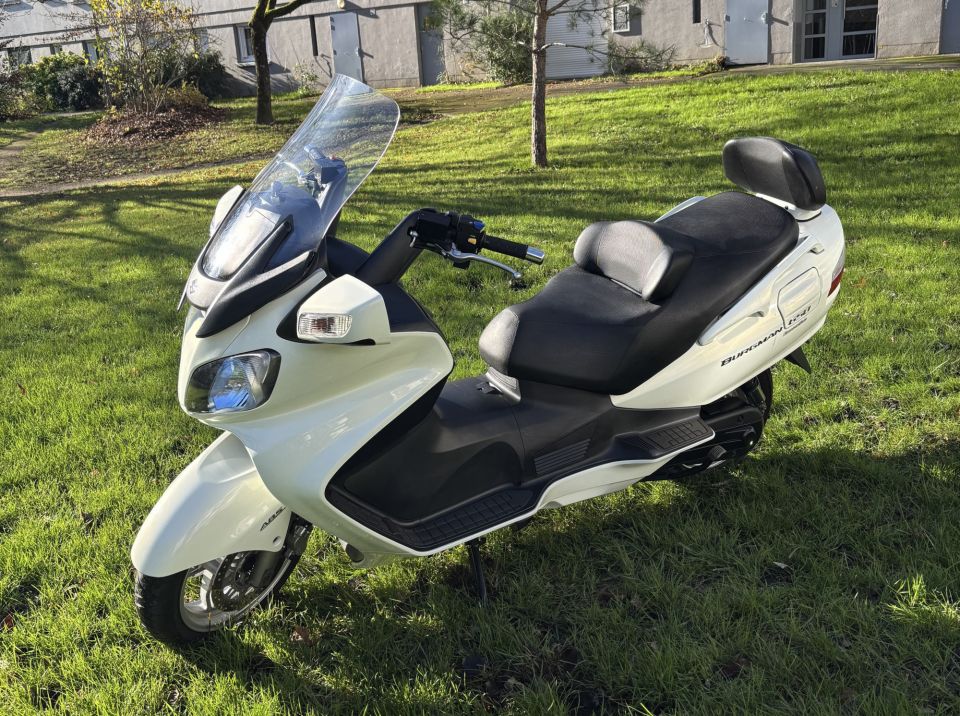 SUZUKI BURGMAN 650 4