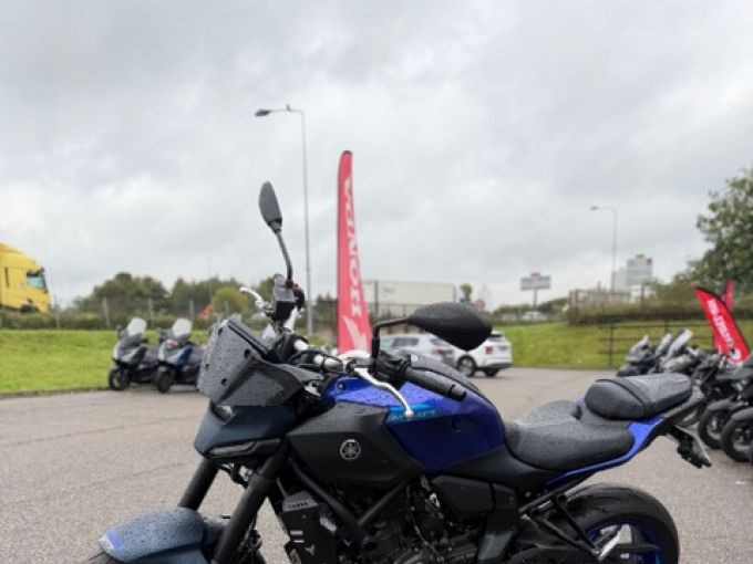 YAMAHA MT-07 (47.5CV) 4