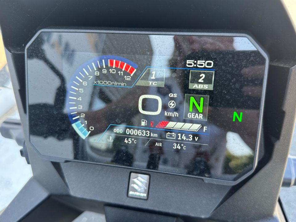 SUZUKI V-STROM 800SE 4