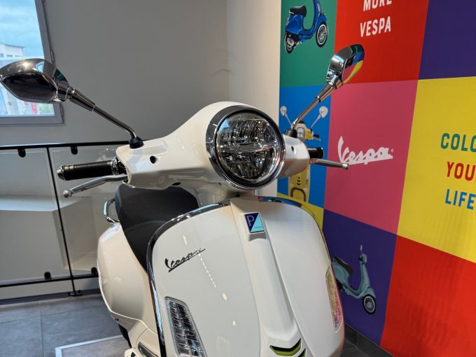VESPA GTS 125 SUPER TECH 4