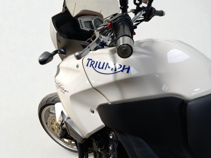 TRIUMPH TIGER 1050 4