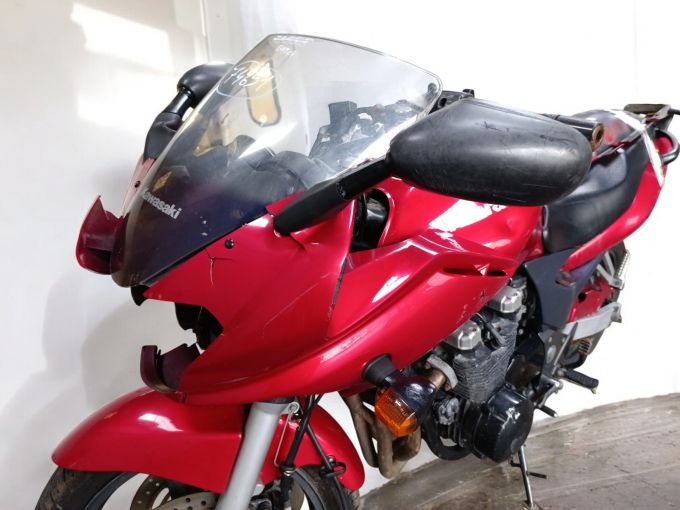 KAWASAKI ZR-7 S 4