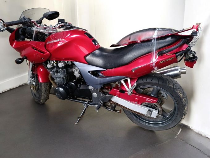 KAWASAKI ZR-7 S 4