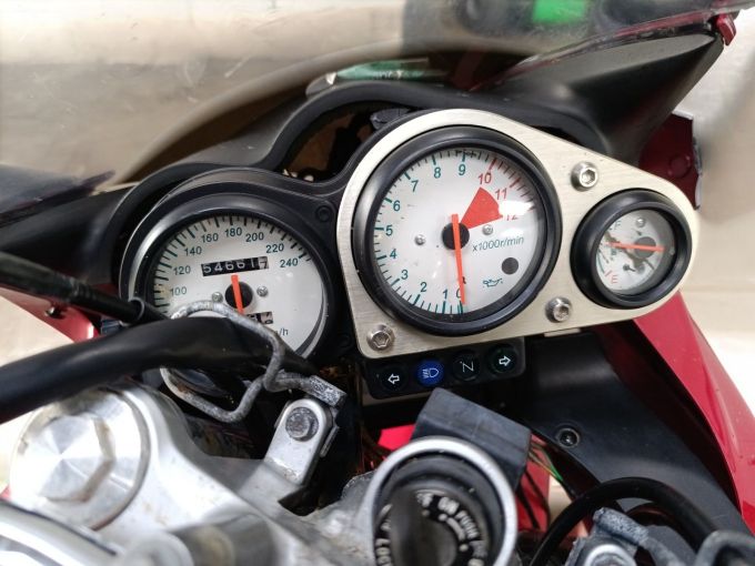 KAWASAKI ZR-7 S 4