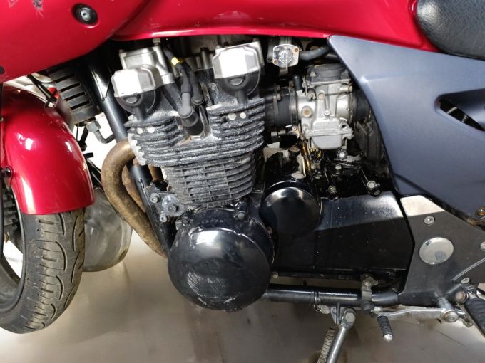 KAWASAKI ZR-7 S 4